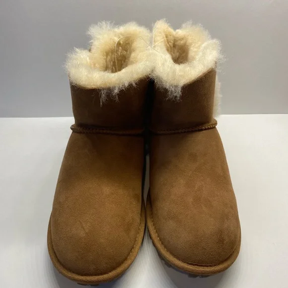Women’s Kirkland Signature Chestnut Shearling Short Boots 7 NWT - Picture 2 of 5